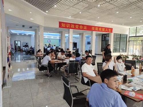 石家莊鐵路職業(yè)高級(jí)技工學(xué)校報(bào)名方式有哪些呢 招生問答 石家莊鐵路職業(yè)高級(jí)技工學(xué)校報(bào)名方式有哪些呢 招生問答