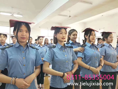 女孩子上鐵路哪個專業(yè)好一些 學(xué)校新聞